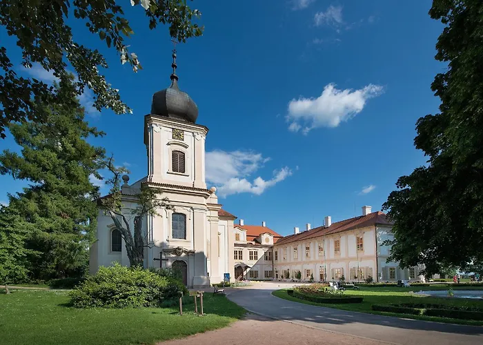 Chateau Loucen Garden Retreat