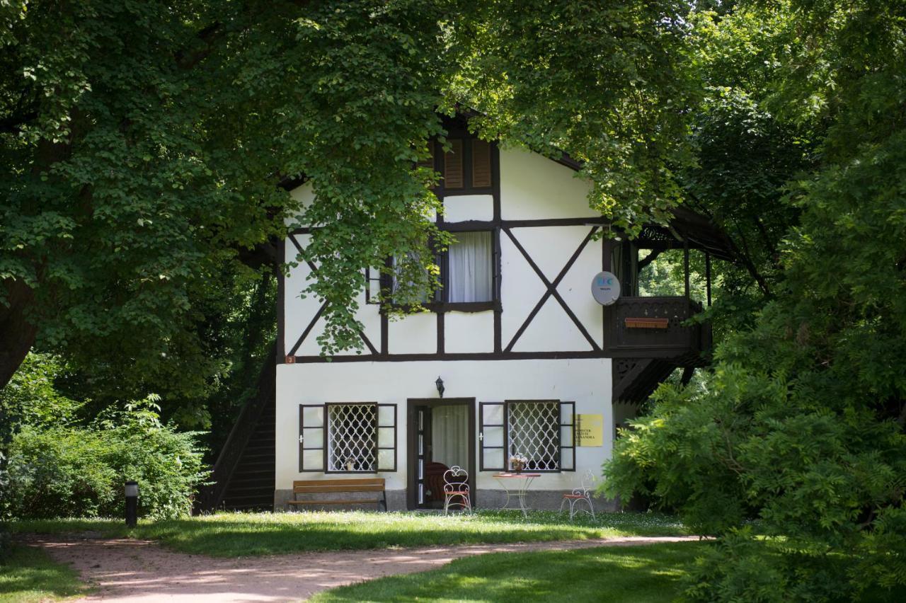 Hotel Chateau Garden Retreat Loučeň